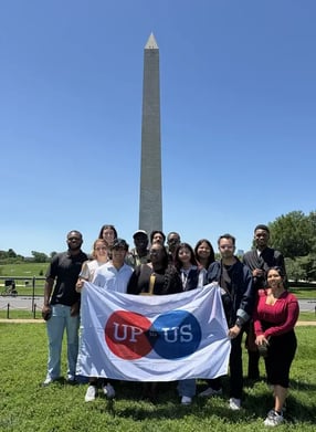 Prize Trip monument